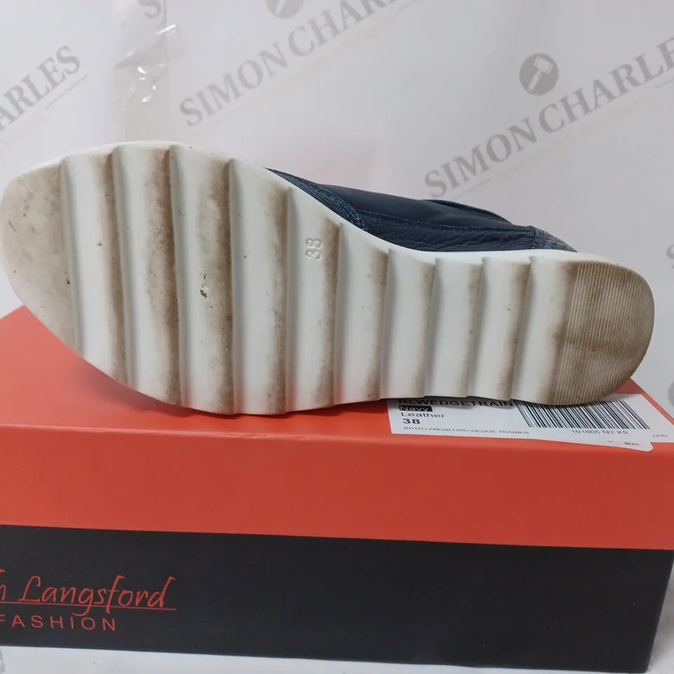 REIKER WEDGE TRAINER NAVY SIZE 5