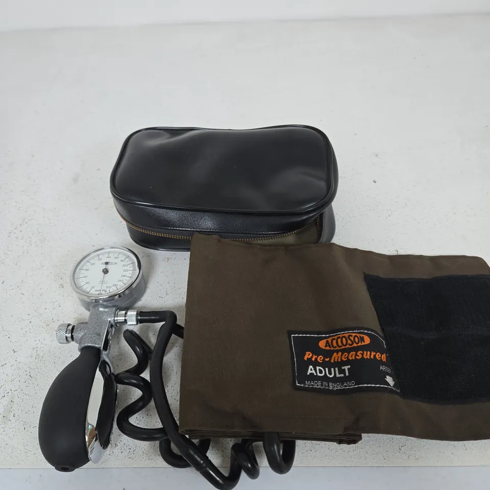 ACCOSON ADULT BLOOD PRESSURE SPHYGMOMANOMETER WITH CUFF, DIAL GAUGE & PUMP IN CASE