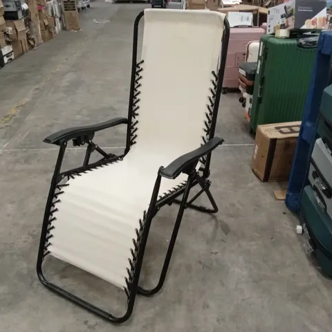 SUN LOUNGER CREAM & BLACK