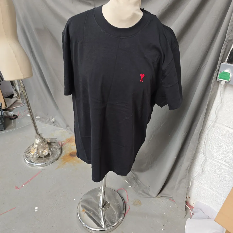AMI PARIS T-SHIRT - BLACK, LARGE (LOGO ON CHEST)