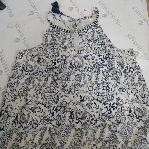 WEIRD FISH PATTERN TOP SIZE 16