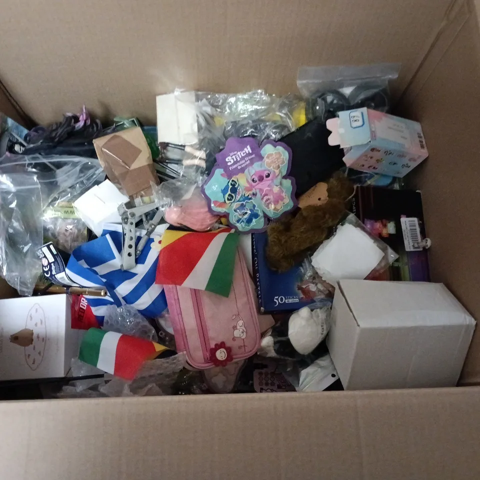 LARGE QUANTITY OF ASSORTED TOYS, GAMES AND CRAFT ITEMS TO INCLUDE HARRY POTTER LEVITATING WAND, DOCTOR WHO DESK CALENNDAR AND POUCH PAL SETS