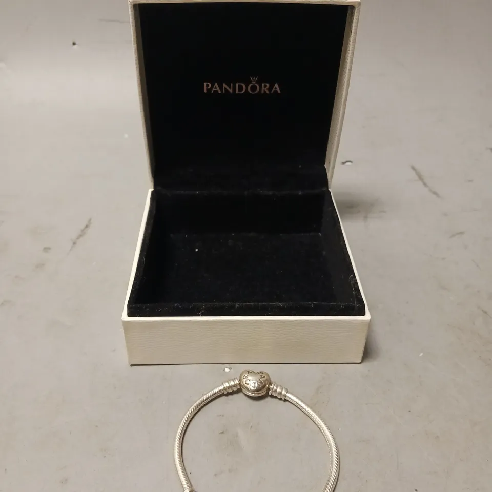 PANDORA MOMENTS SILVER BRACELET WITH HEART CLASP