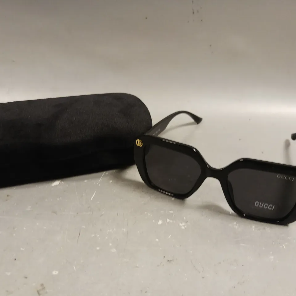 GUCCI 9591 SQUARE LENS BLACK FRAMED SUNGLASSES 