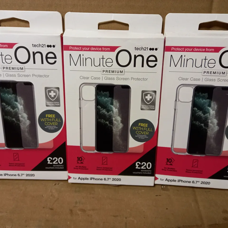 LOT OF 3 MINUTE ONE CLEAR CASES FOR IPHONE 6.7'' 2020