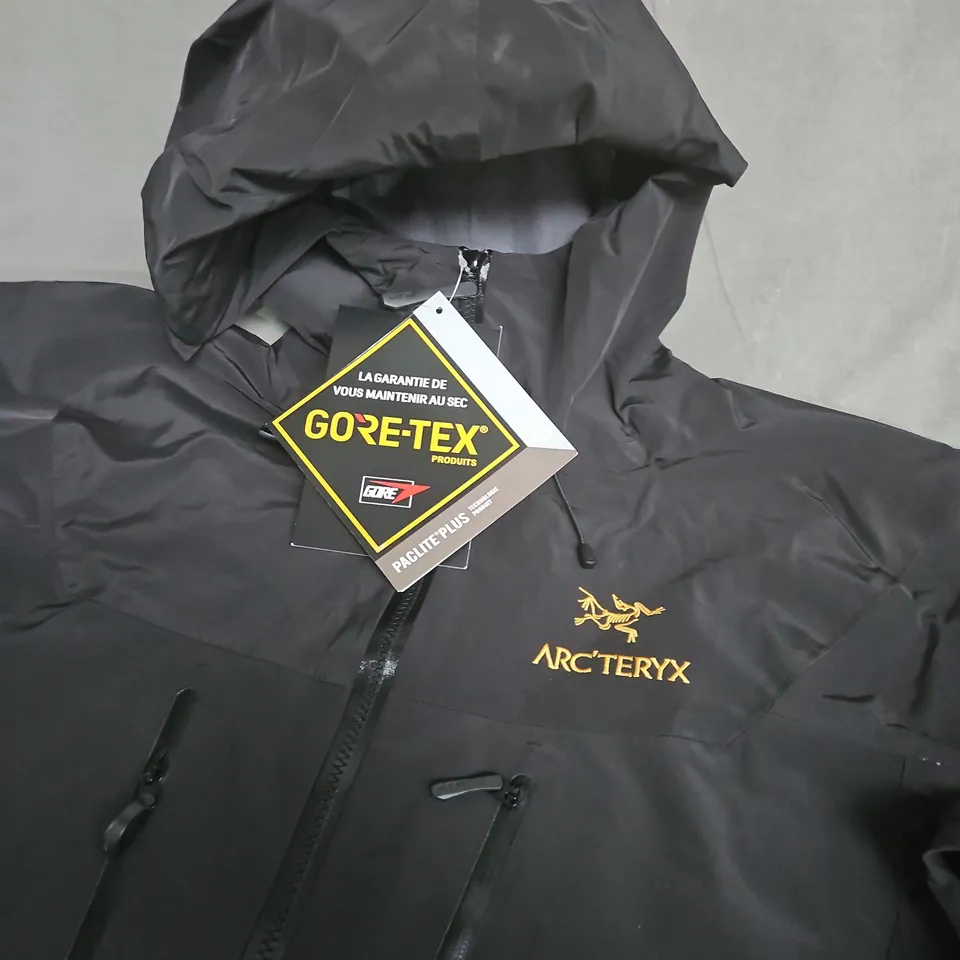 ARC'TERYX GORE-TEX HOODED JACKET – BLACK - SIZE L