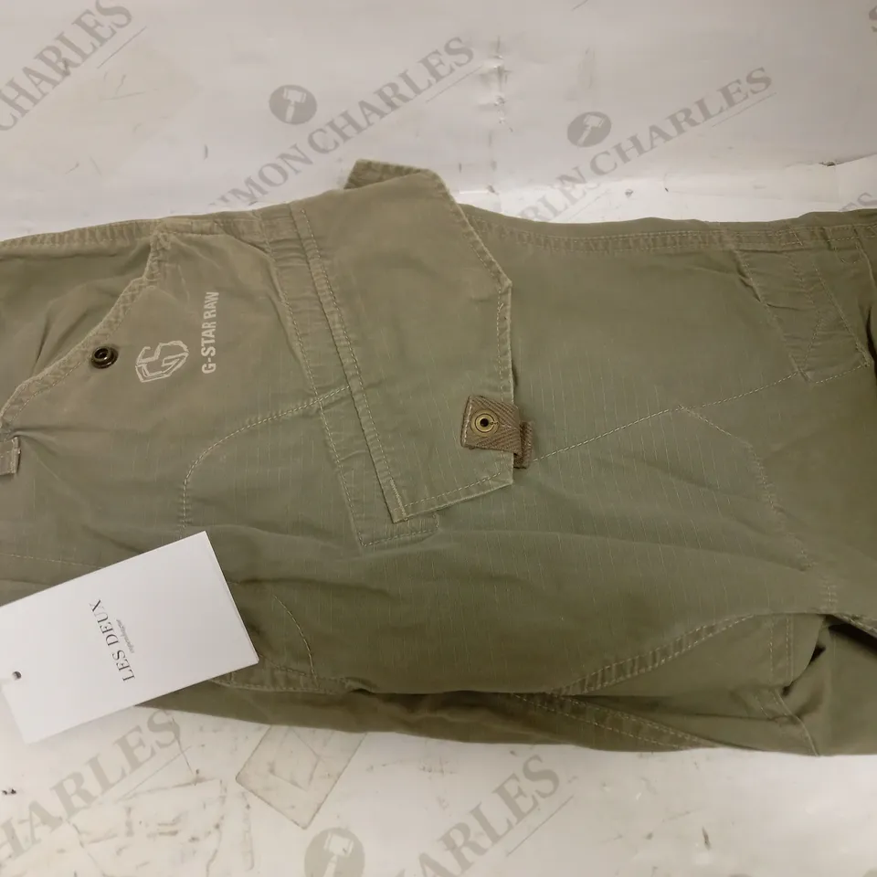 LES DEUX LIGHT SHORTS SIZE 32"
