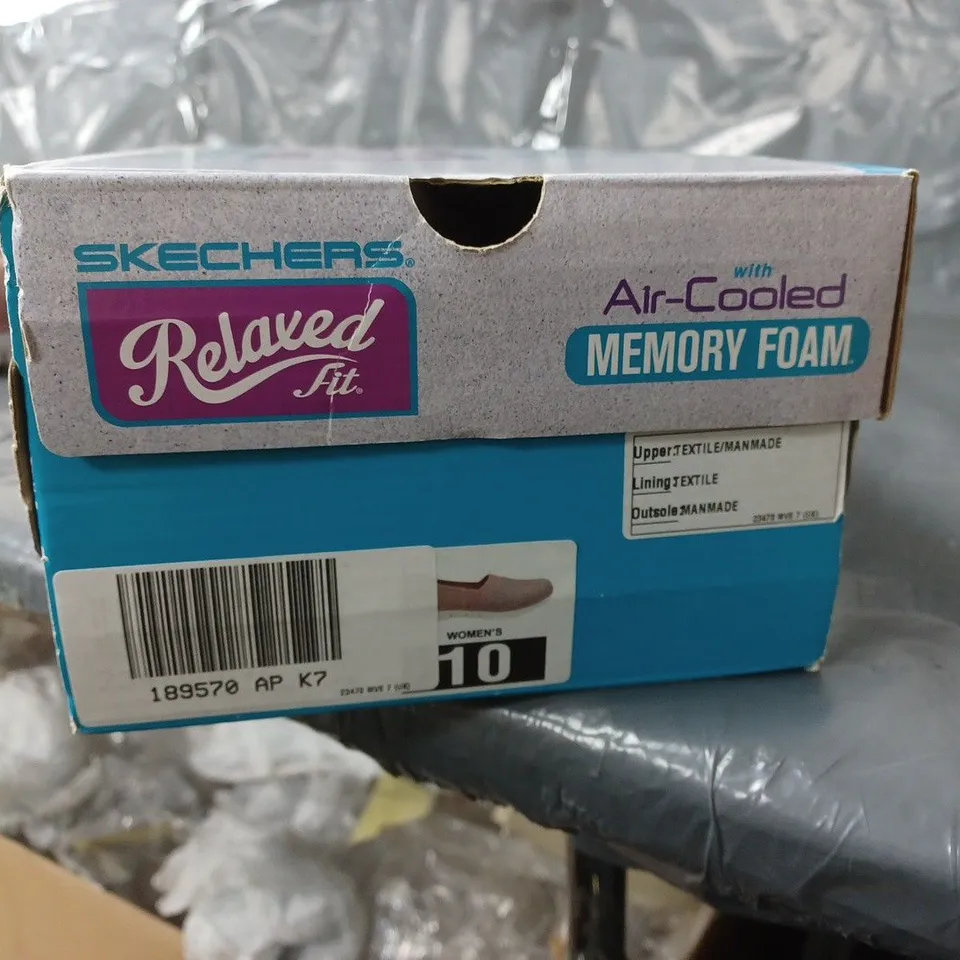 BOXED PAIR OF SKECHERS RELAXED FIT AIR COOLED MEMORY FOAM TRAINERS UK SIZE 7 - PINK - 