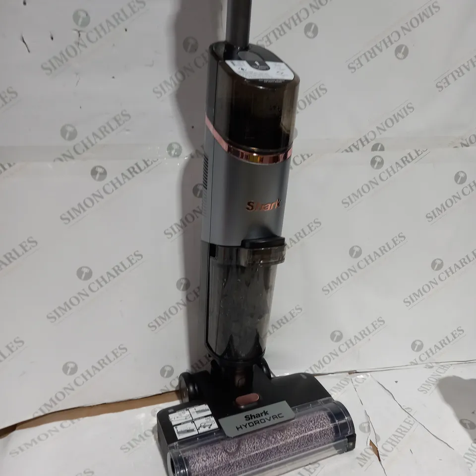 BOXED SHARK HYDROVAC HARD FLOOR WET & DRY CORDLESS CLEANER WD210UK