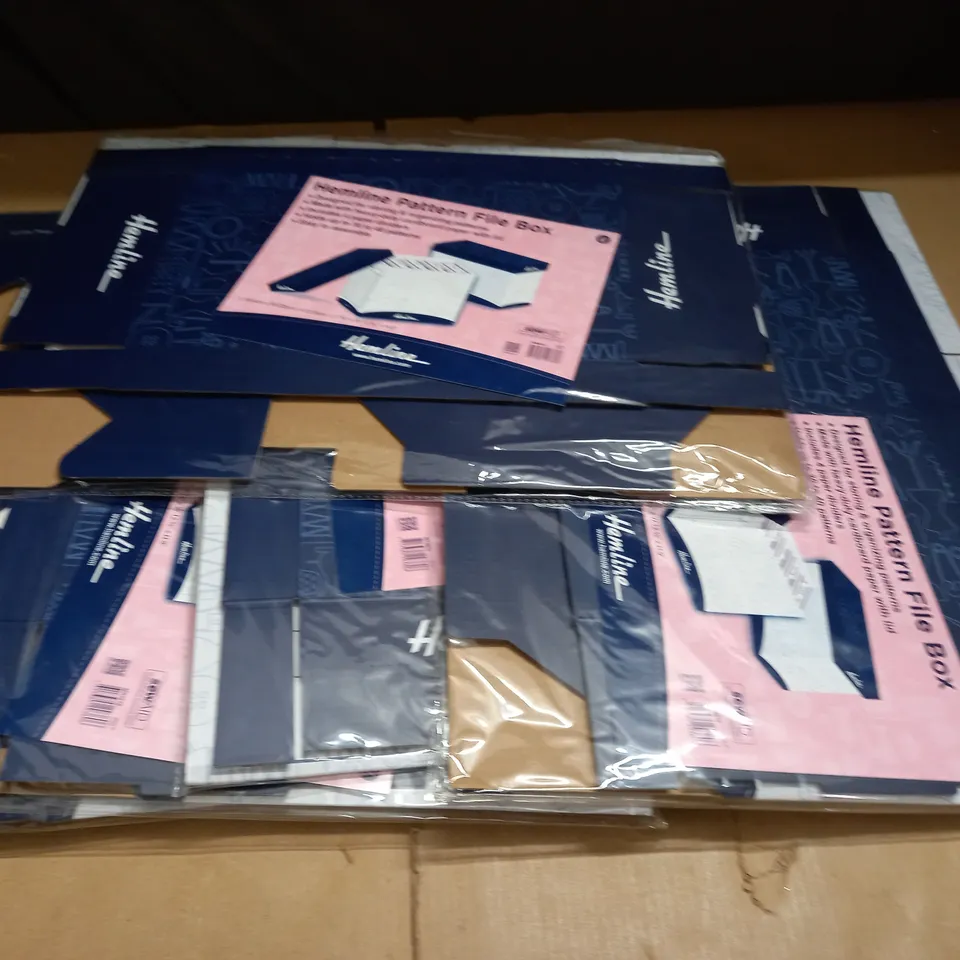 LOT OF 5 HEMLINE PATTERN FILE BOXES - 19.4 X 32 X 22.9 CM