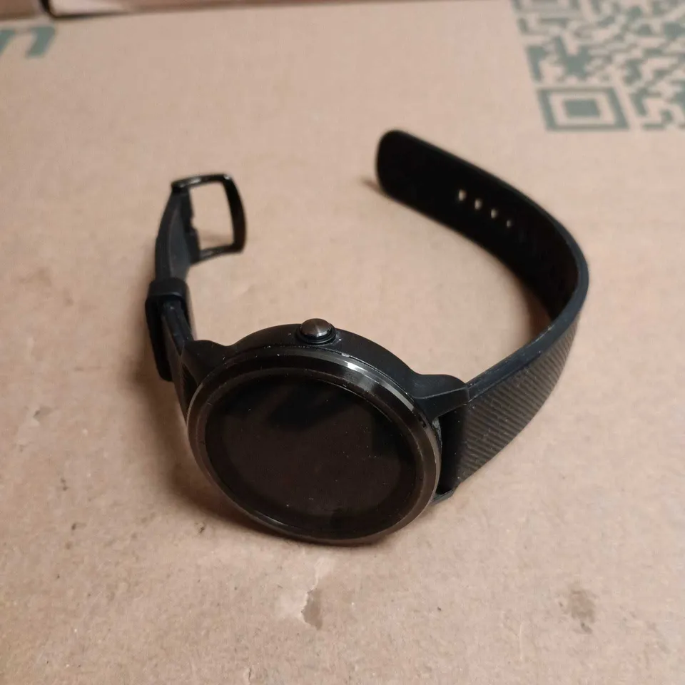 GARMIN VIVOCATIVE 3 WATCH IN BOX WITH CHARGE CABLE