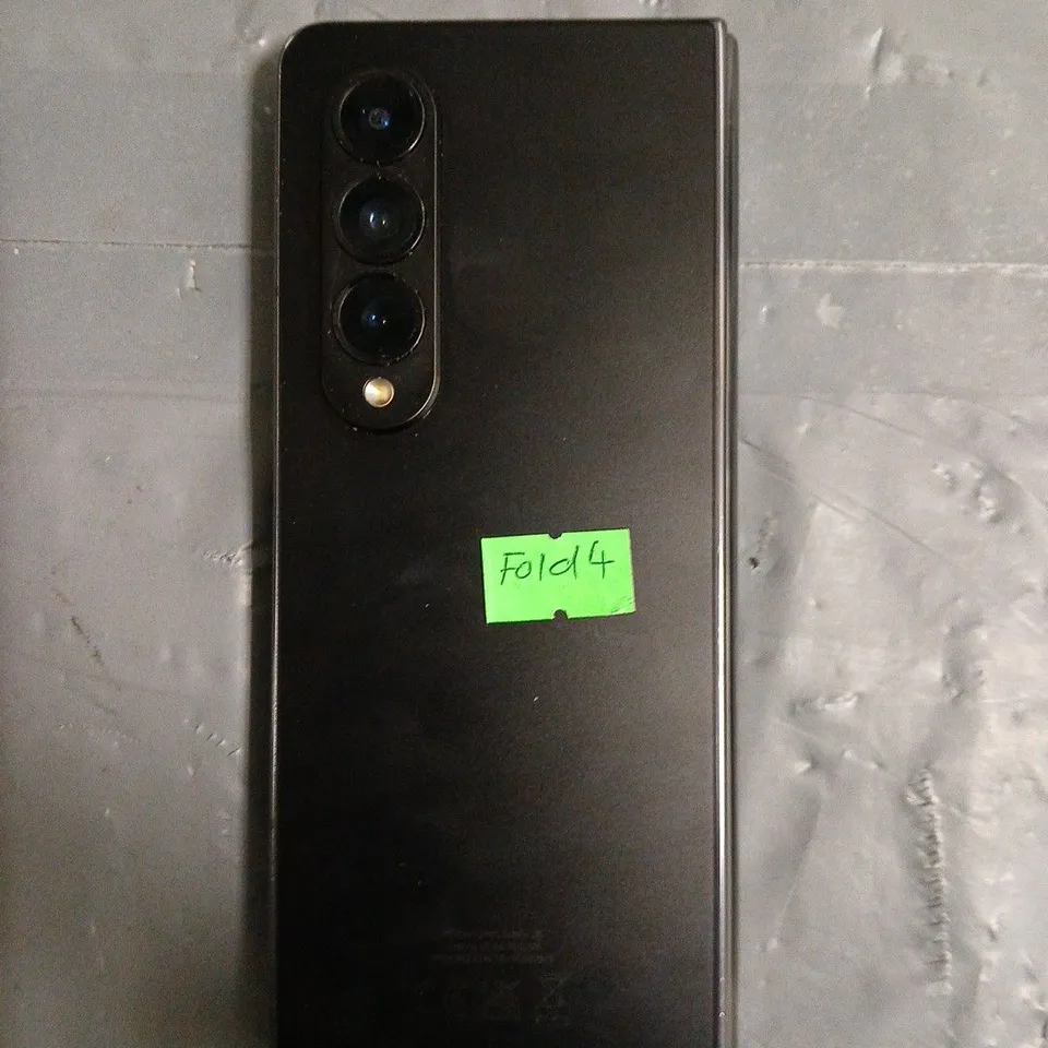 SAMSUNG FOLD 4 SMARTPHONE 