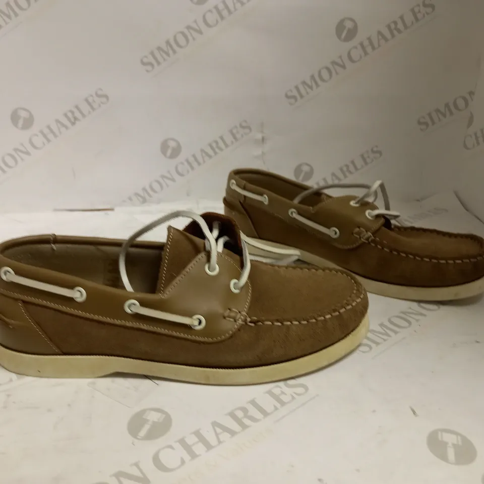 LA REDOUTE BEIGE BOAT SHOES SIZE 38 