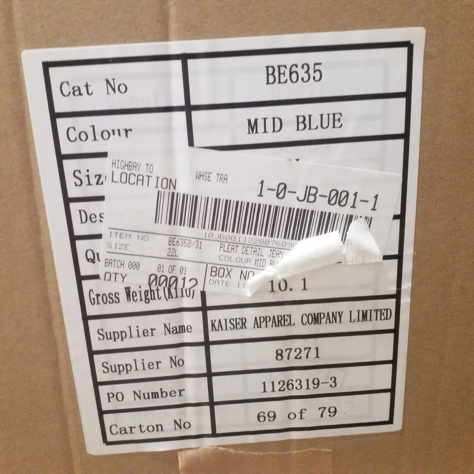 BOX CONTAINING APPROXIMATELY 12 BRAND NEW SIMPLY BE MID BLUE PLEAT DETAIL WIDE LEG JEANS - SIZE 22L
