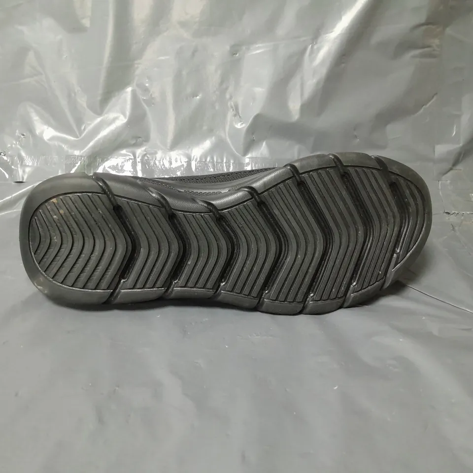 BOBS FROM SKECHERS EUREKA TRAINERS BLACK SIZE 6