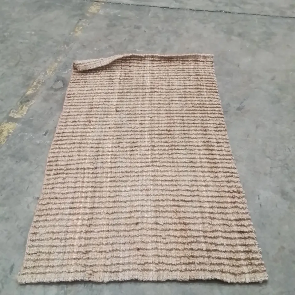 QUALITY DESIGNER AREA RUG - APPROXIMATELY 150X92CM