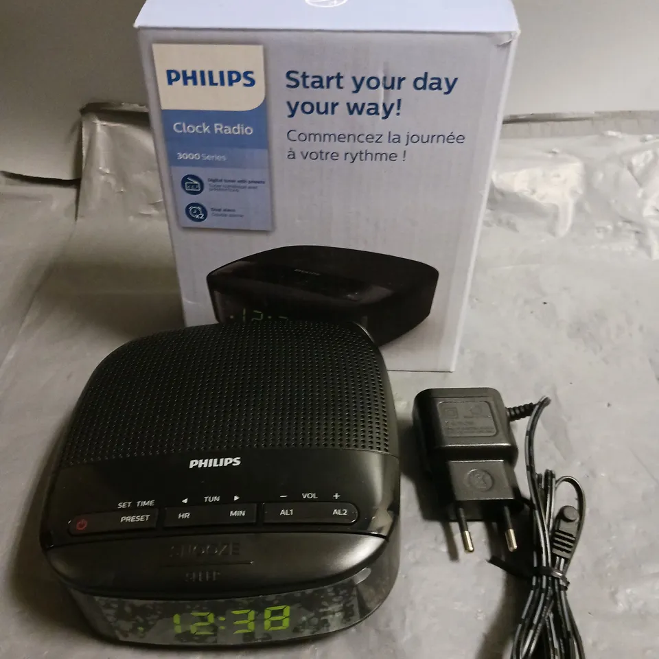 BOXED PHILLIPS CLOCK RADIO