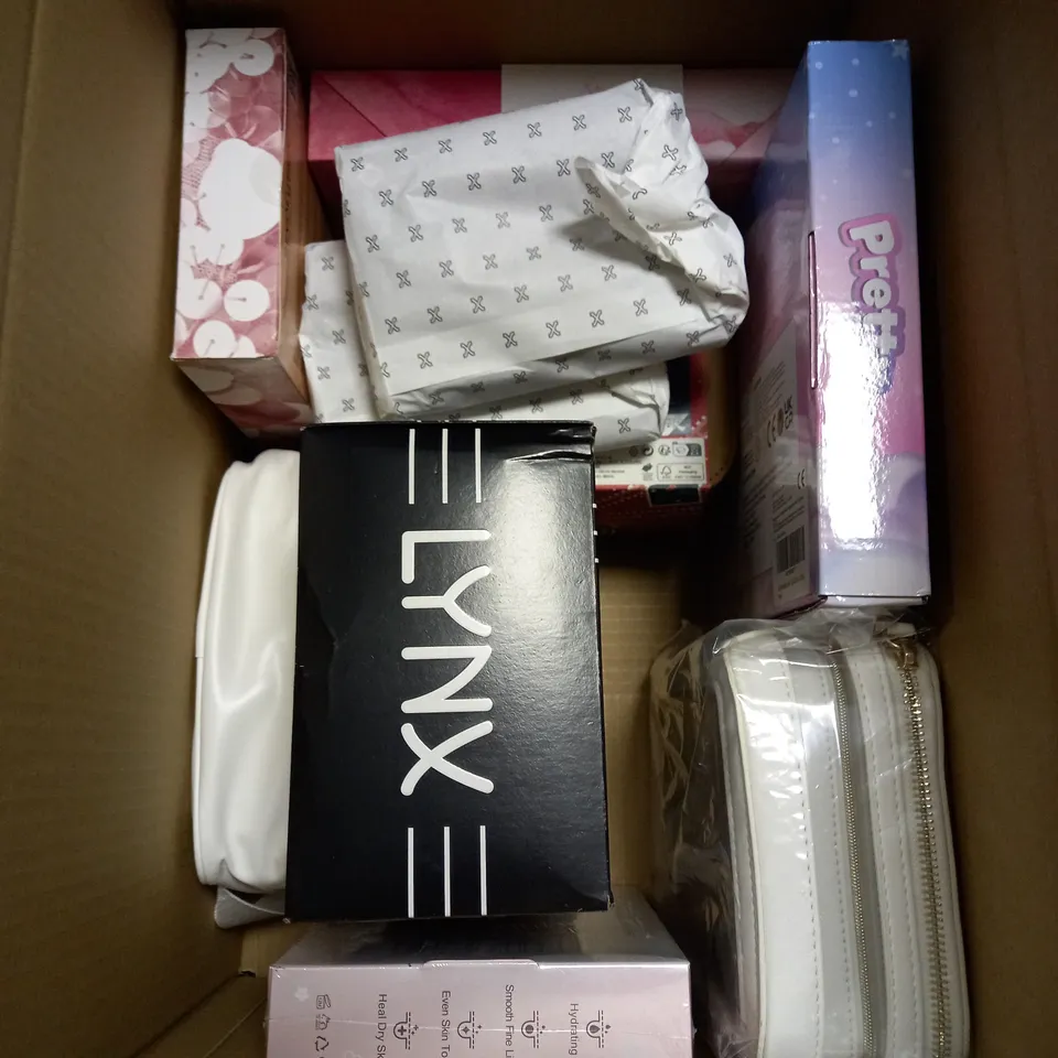 APPROXIMATELY 10 FRAGRANCE AND COSMETIC BOXSETS TO INCLUDE VISAGE GIFT SET , LYNX GIFT SET AND REVOLUTION GIFT SET , ETC 