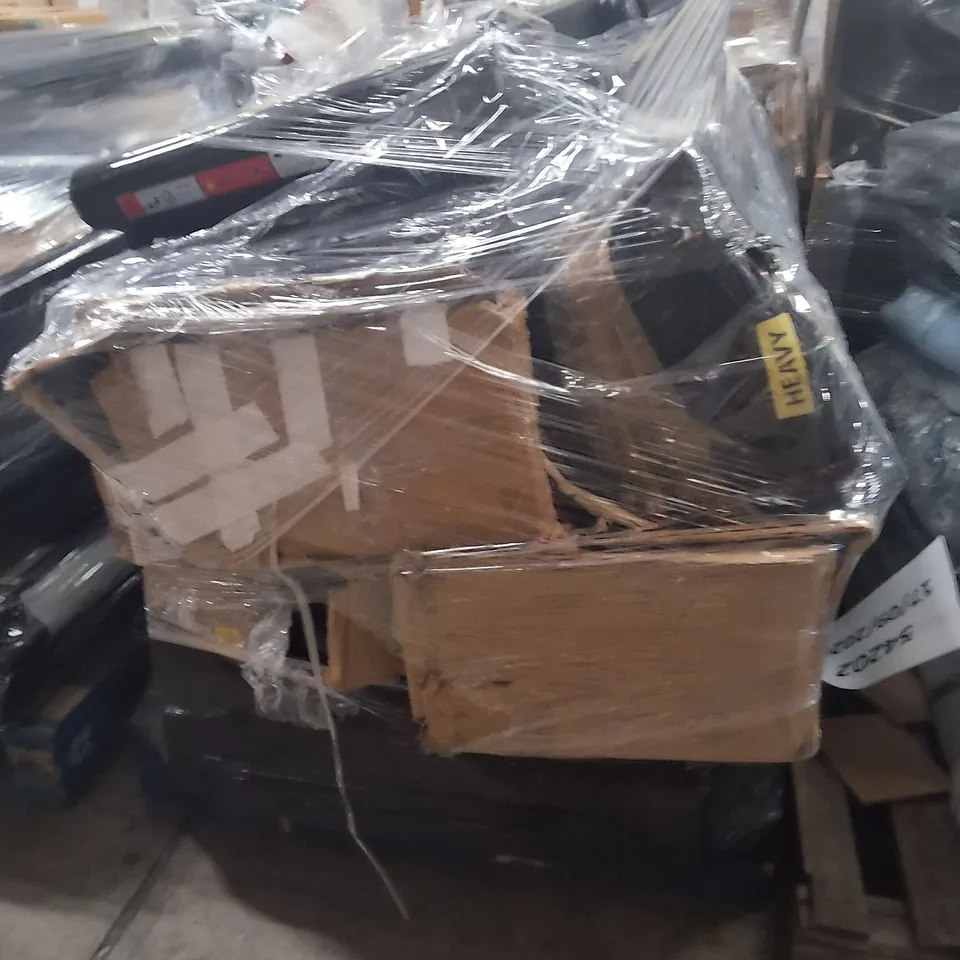 PALLET CONTAINING APPROXIMATELY 3 RUNNING PADS AND OTHER ASSORTED ITEMS