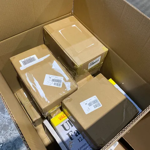 BOX OF 10 ASSORTED ITEMS TO INCLUDE: HOME REFLECTIONS 2 IN 1 LAMP, TREE IN A BOTTLE DECORATION, AC ANIMAL STKING HOLDER PEACOCK ETC