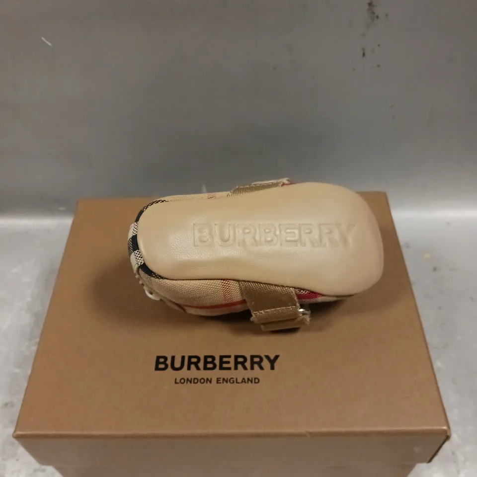 BOXED PAIR OF BURBERRY ARCHIVE BEIGE NEWBORN TRAINERS - 1