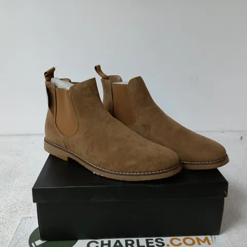 CHARLES SOUTHWELL KANSAS BOOTS SAND SIZED 10 BOXED