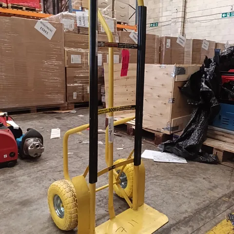 CLARKE CONTRACTOR CST18PF 300KG SACK TRUCK WITH PUNCTURE PROOF TYRES