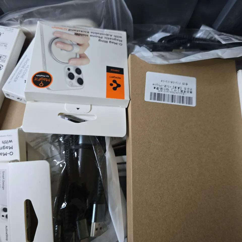 APPROXIMATELY 20 ASSORTED ITEMS TO INCLUDE - SELFI STICK , PHONE CASES , NANO POP ETC