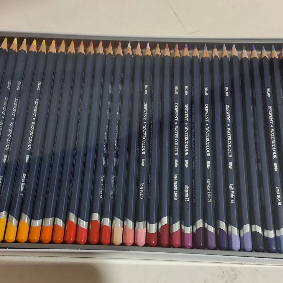 DERWENT 72-PENCILS WATER COLOUR SET