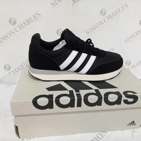 BOXED ADIDAS BLACK & WHITE TRAINER - UK SIZE 8