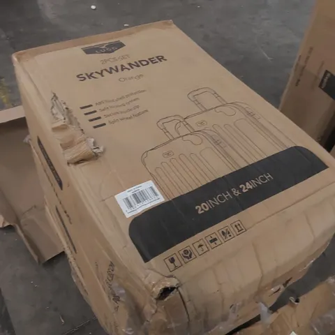 BOXED LUGG SKYWANDER SUITCASE 