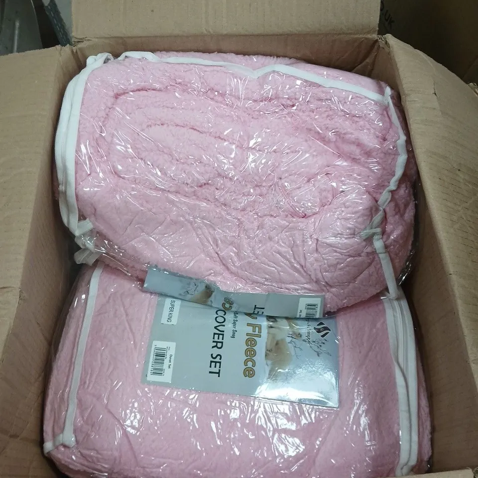 BOX OF APPROXIMATELY 5 TEDDY FLEECE DUVET COVER SETS – PINK, SUPER KING