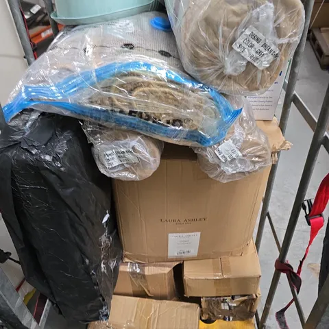APPROXIMATELY 10 ASSORTED HOUSEHOLD PRODUCTS TO INCLUDE CARPETS, WASHING BOWL, CLAMPING SET ETC