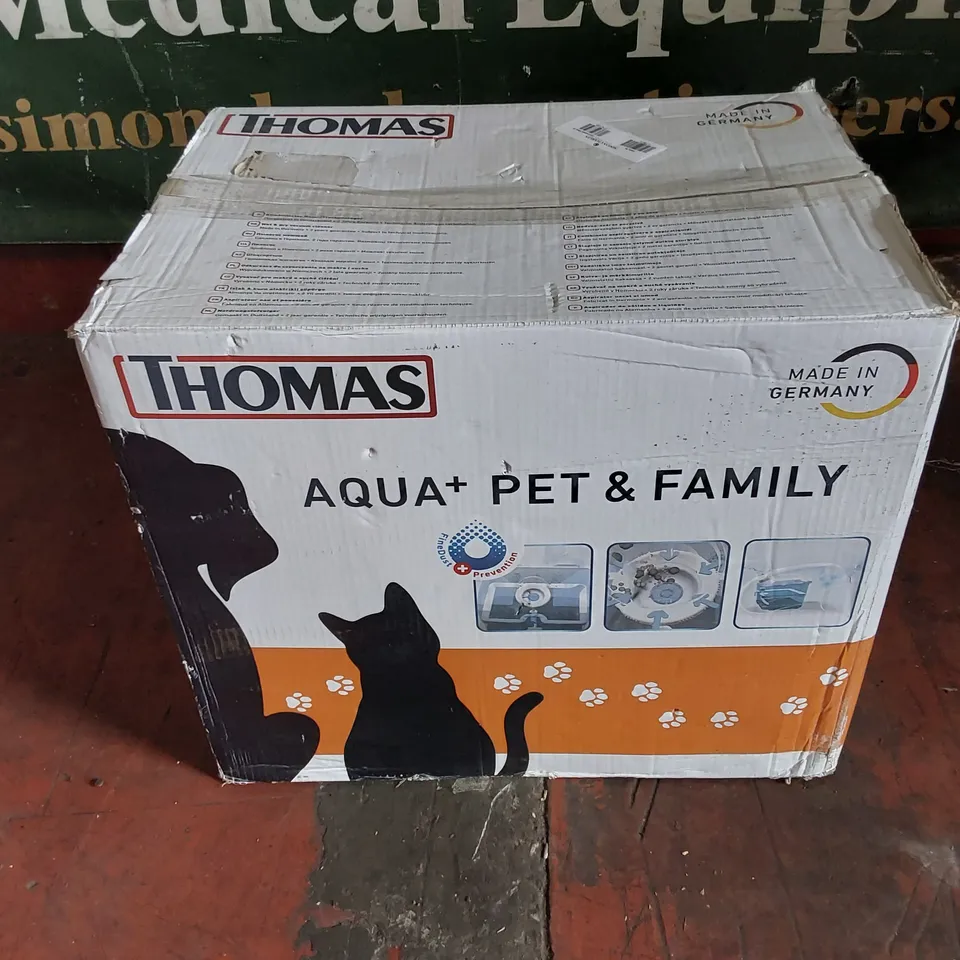BOXED THOMAS AQUA PLUS PET AND FAMILY VACUUM AND CARPET CLEANER, ORANGE - 788569