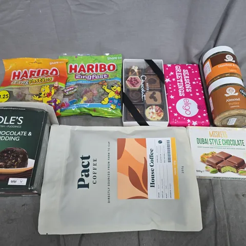 APPROXIMATELY 10 ASSORTED FOOD ITEMS TO INCLUDE - HARIBO'S, PACT COFFEE AND HOTEL CHOCOLAT