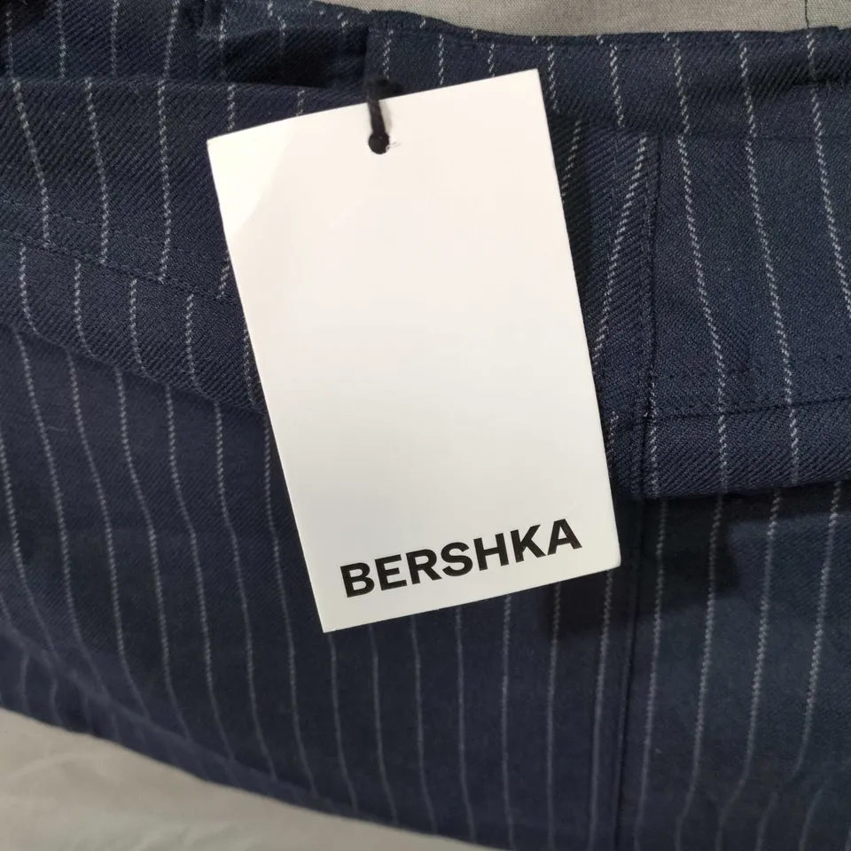 BERSHKA WOMEN'S NAVY PINSTRIPE SHORTS – SIZE S