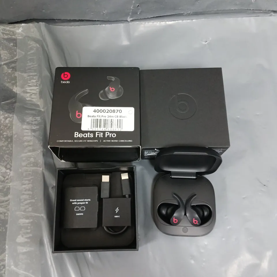 BOXED BEATS FIT PRO - BLACK 