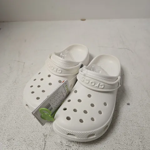 CROCS CLASSIC CLOG, WHITE β 6