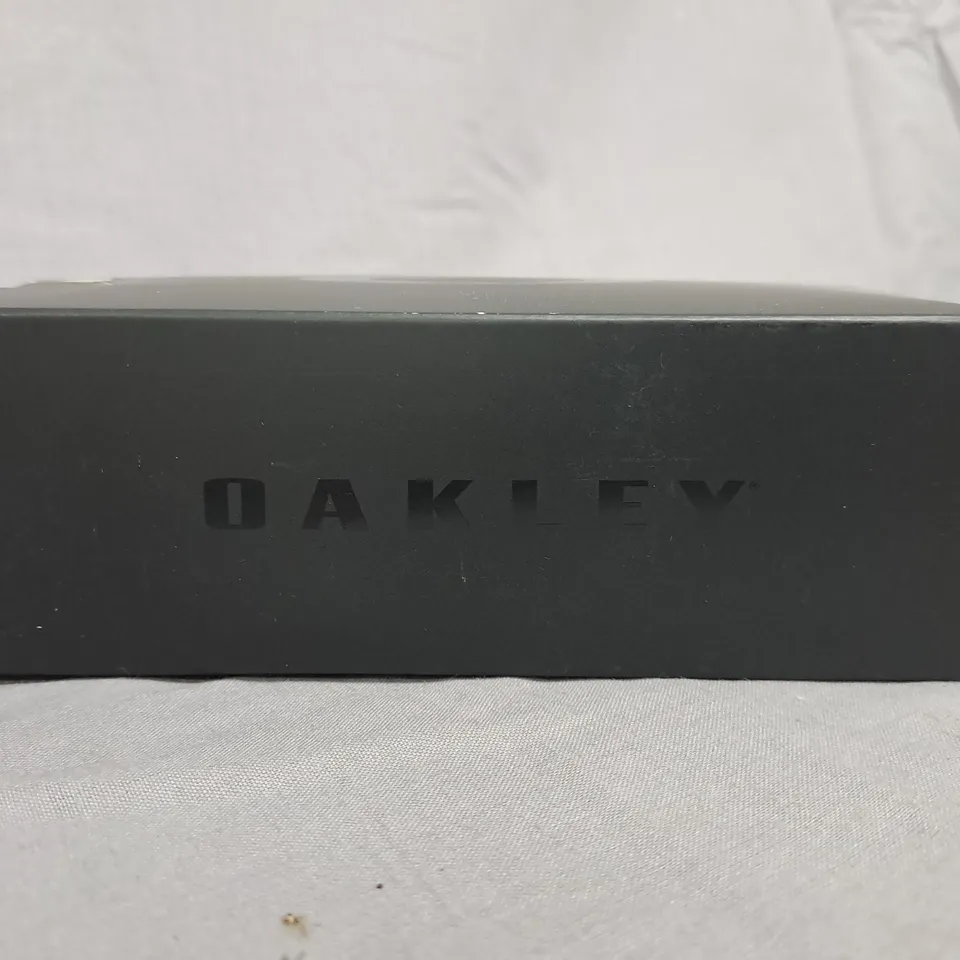 OAKLEY LATCH PANEL SUNGLASSES – PRIZM RUBY LENSES (BOXED)