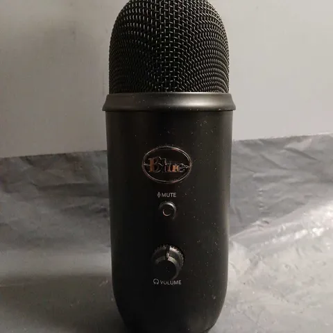 BLUE YETI BLACK MICROPHONE 