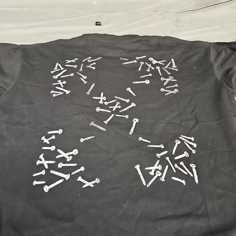 OFF-WHITE GRAPHIC TEE - SIZE SMALL