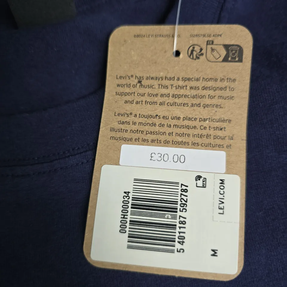 LEVI'S NAVY T-SHIRT WITH OASIS STRIPE LOGO, SIZE M (MEN'S)