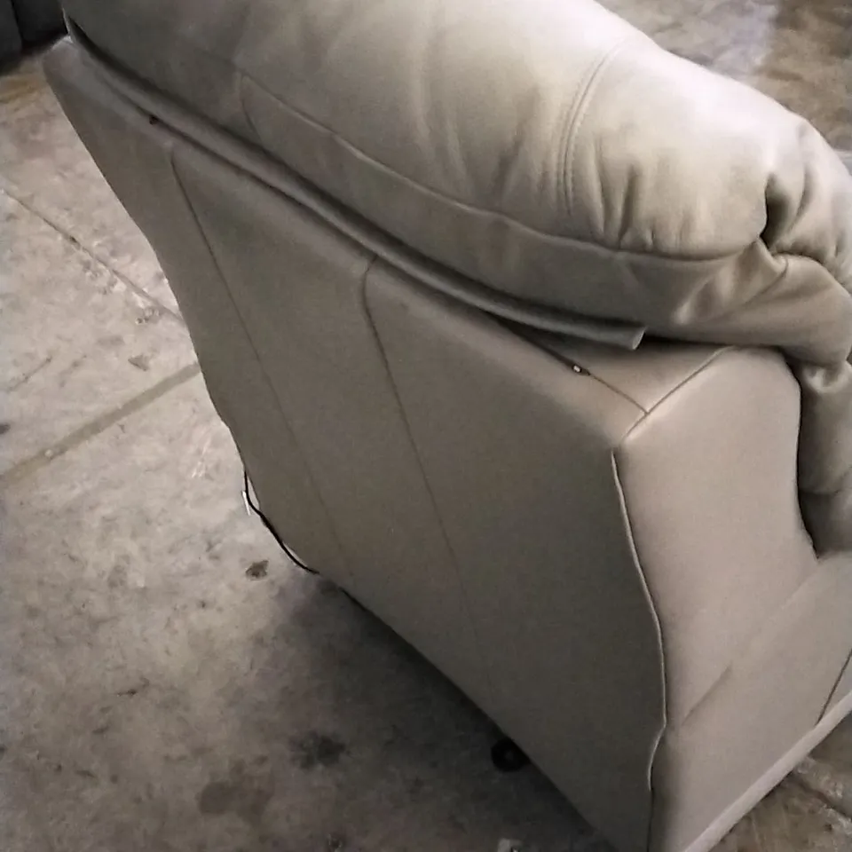 QUALITY BRITISH DESIGNED & MANUFACTURED G PLAN MALVERN POWER RECLINER ARMCHAIR CAPRI MIST LEATHER