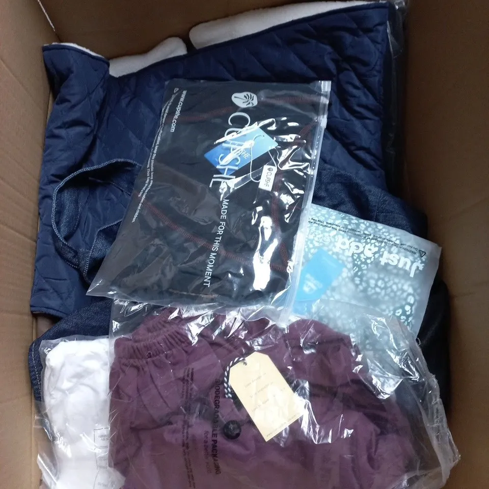 LARGE BOX OF APPROXIMATELY 20 ASSORTED CLOTHING ITEMS IN VARIOUS SIZES, STYLES AND COLOURS