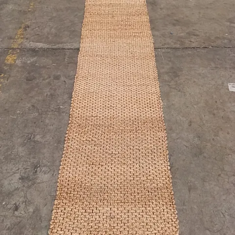 QUALITY DESIGNER AREA RUG - APPROXIMATELY 305CM X 69CM