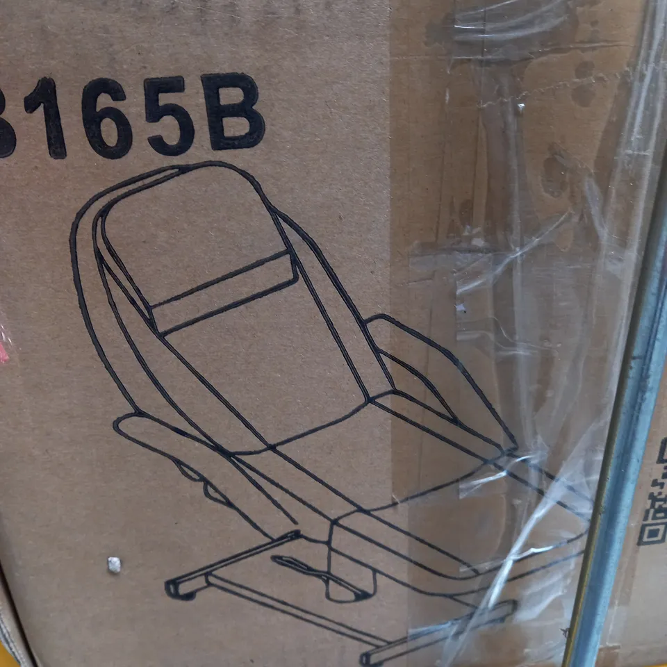 BOXED WHITE BARBER CHAIR 