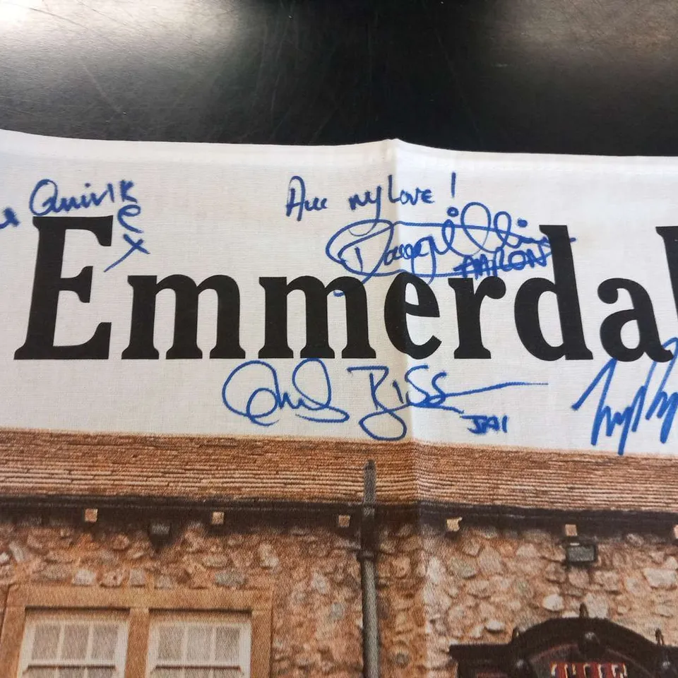 EMMERDALE'THE WOOLPACK' TEA TOWEL SIGNED BY THE CAST