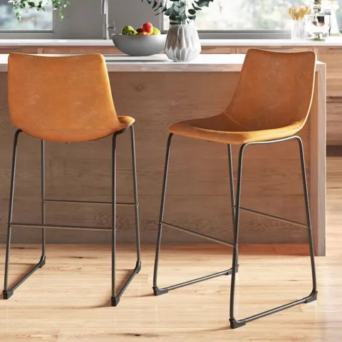 BOXED PAIR OF WILLIAMS 72 CM BAR STOOLS UPHOLSTERED IN TAN 