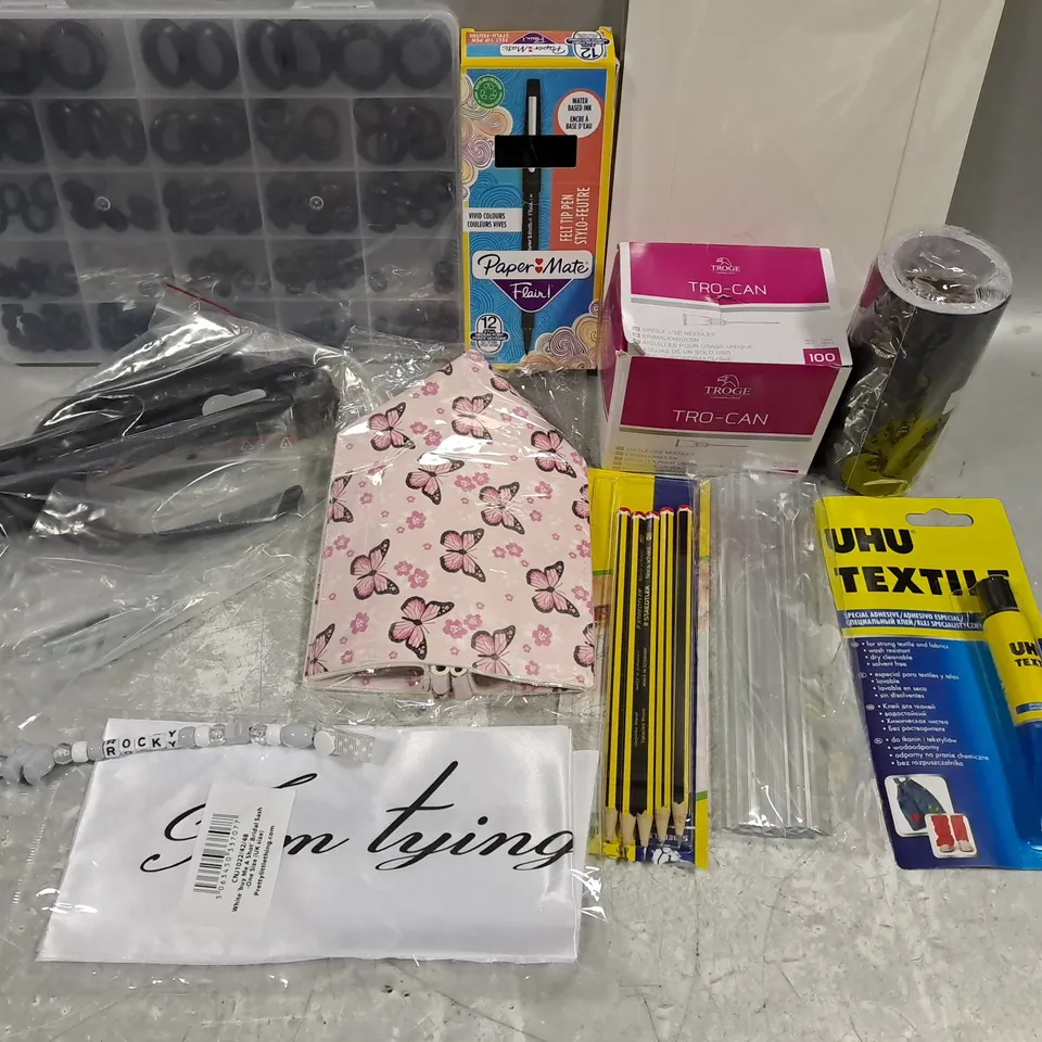 ASSORTED HOUSEHOLD ITEMS TO INCLUDE TEXTILE ADHESIVE, DUMMY STRAP, STAEDTLER PENCILS, ETC 