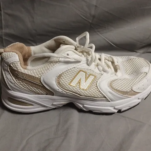 UNBOXED PAIR OF NEW BALANCE 530 TRAINERS – UK SIZE 4